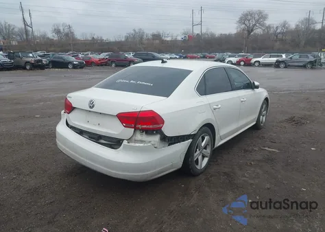 2012 Volkswagen Passat 2.5L Se из США, поврежденный, VIN 1VWBP7A37CC017707
